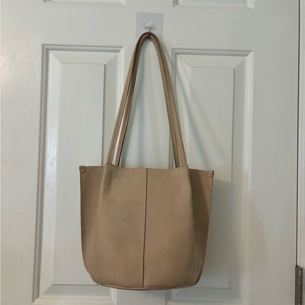 Portland Leather Devan Bucket Tote Dragon Bone